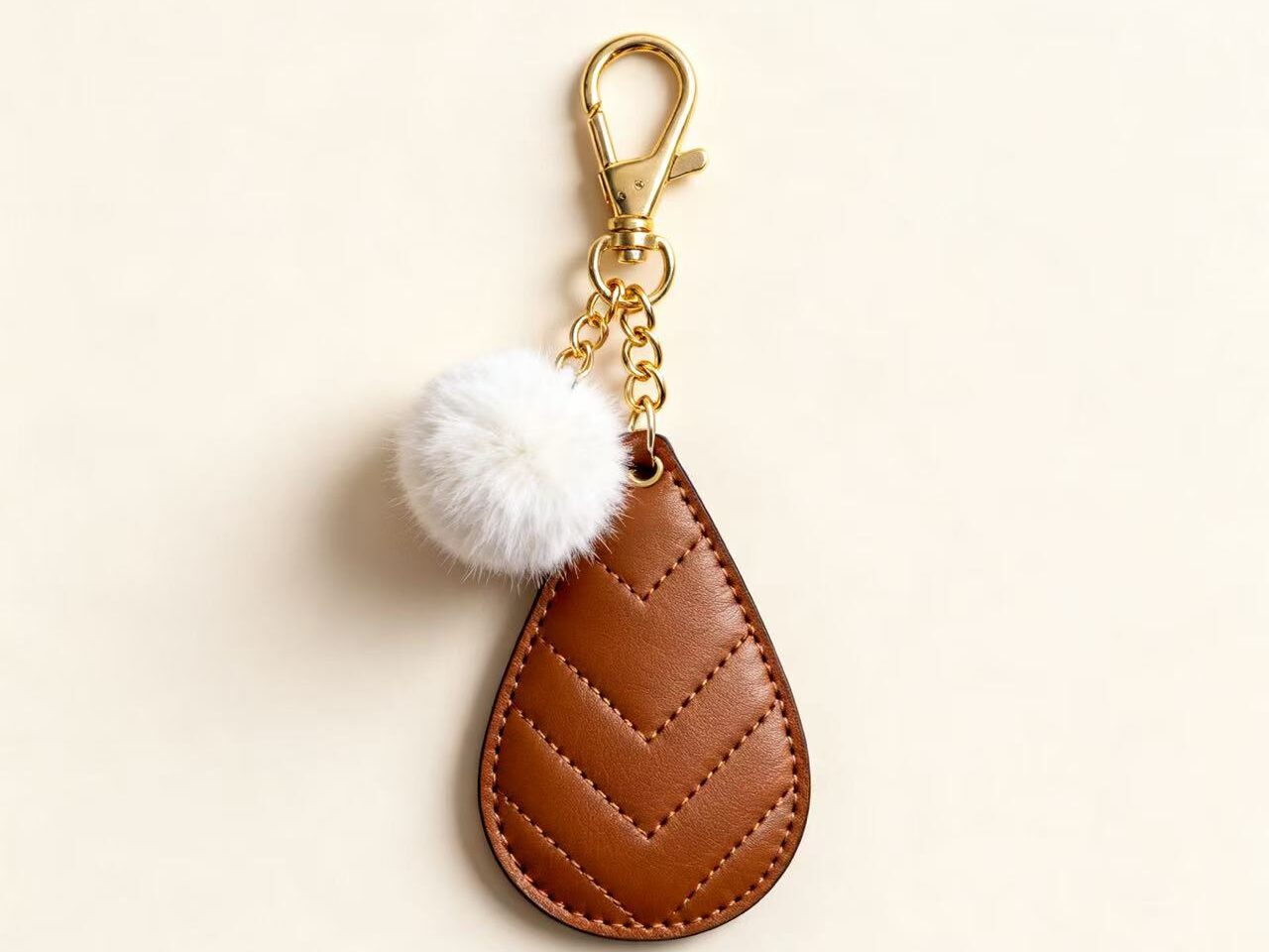 What is a Bag Charm? See How to Use Accessories to Make Your Bag Special & c478512d12c9af2d9ff79b87001ba6ac edited